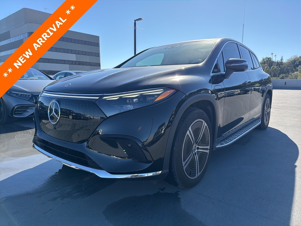 2023 Mercedes-Benz EQS SUV Base's photo