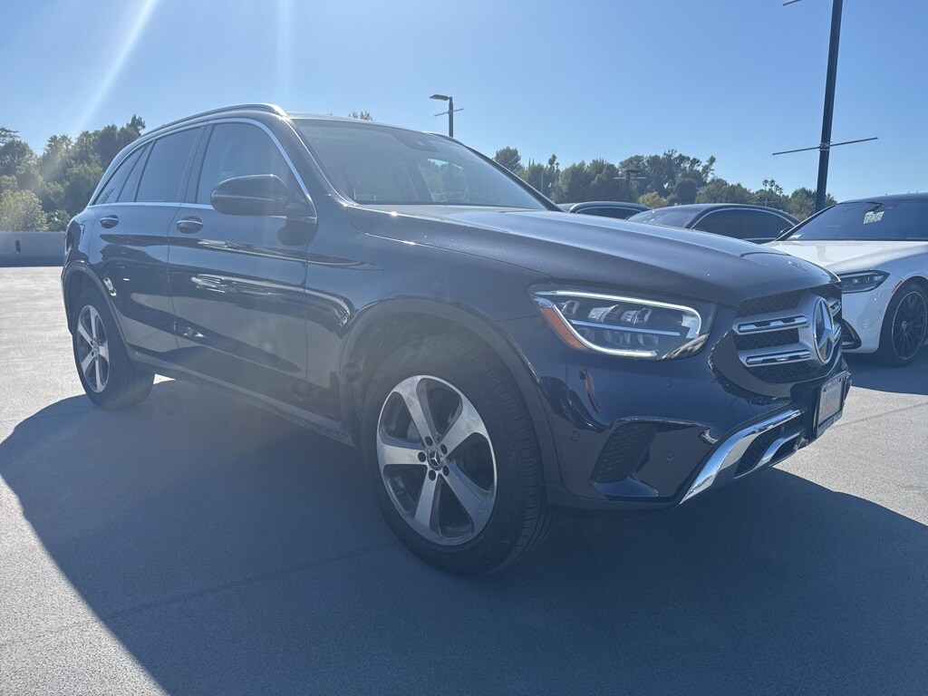 2022 Mercedes Benz GLC 300 photo 3