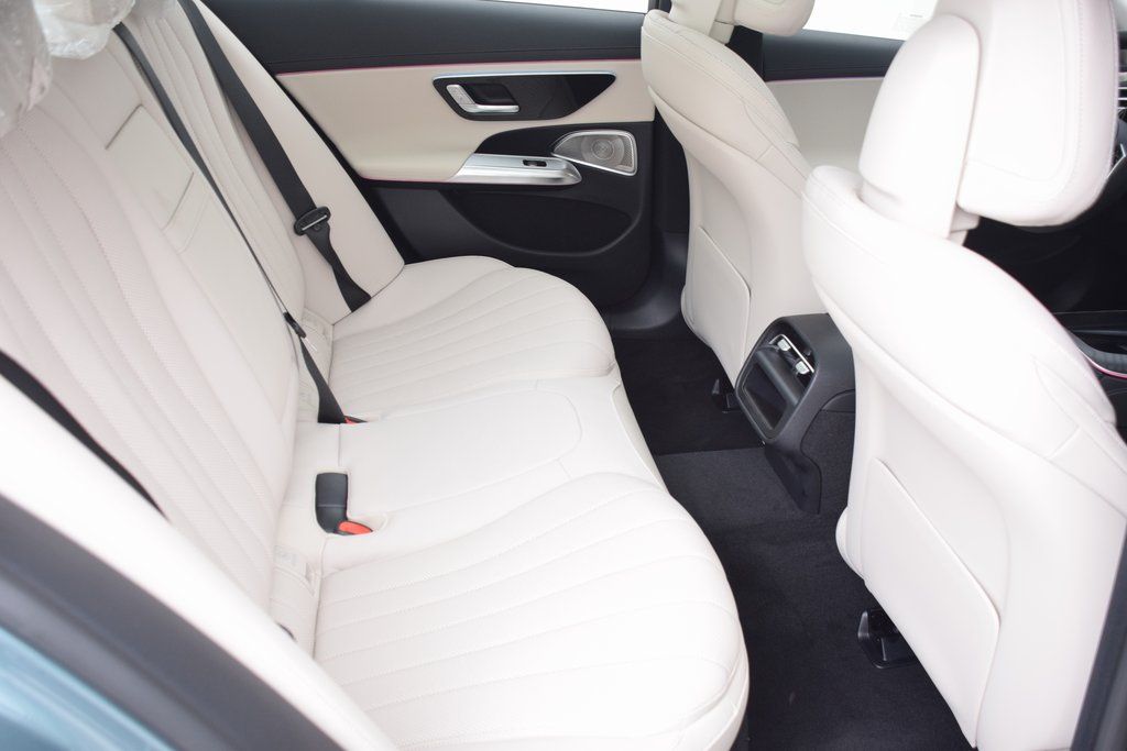 2026 Mercedes-Benz E-Class E350 - Photo 18
