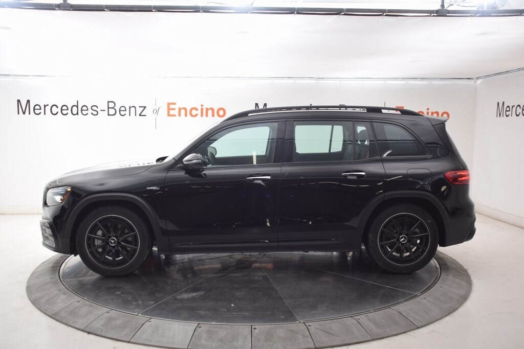 2025 Mercedes Benz GLB AMG 35 photo 3