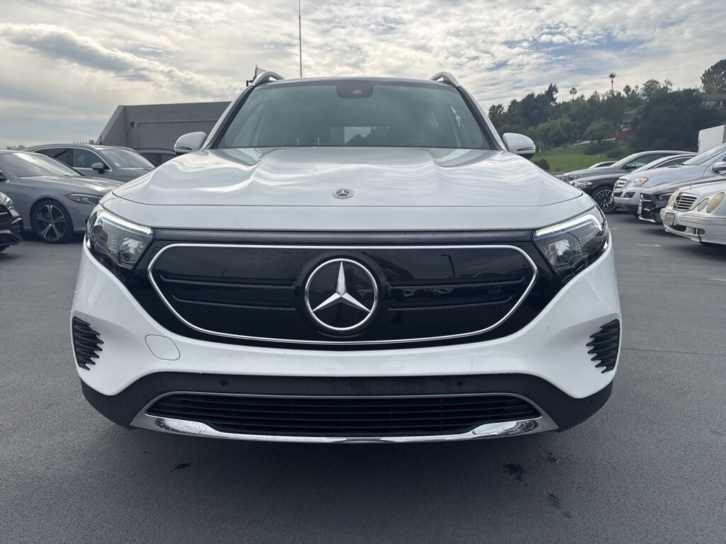 2023 Mercedes Benz EQB 300 4MATIC photo 2