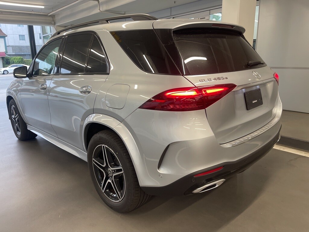 2025 Mercedes Benz GLE 450e 4MATIC photo 2