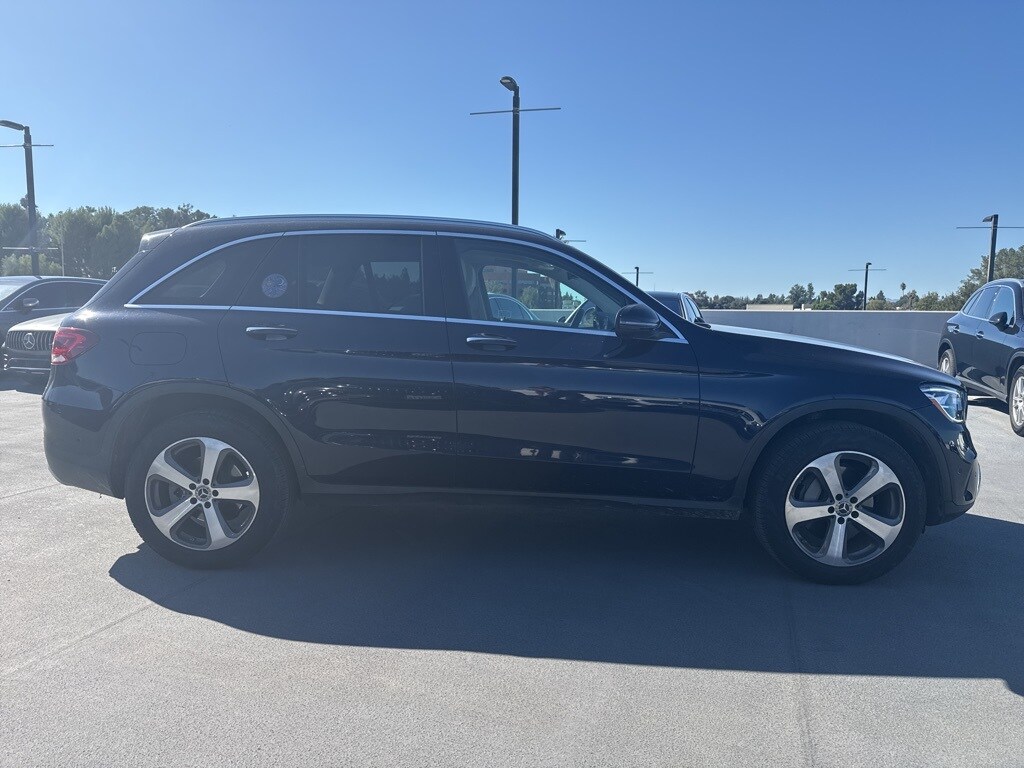 2022 Mercedes Benz GLC 300 photo 4