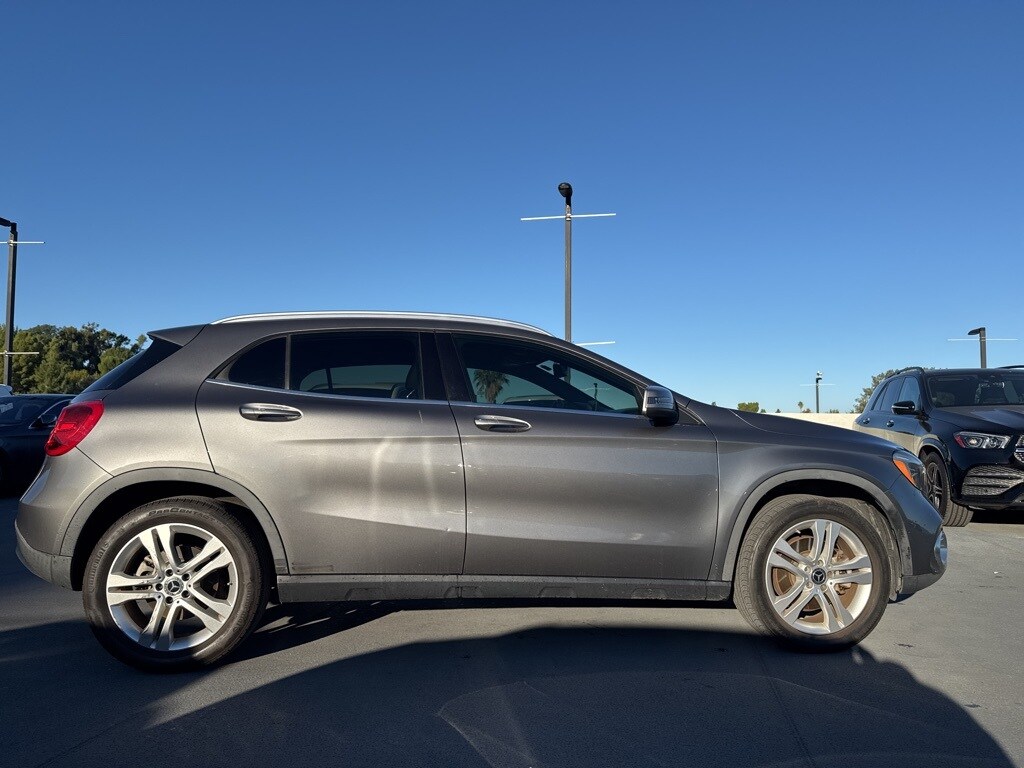 2018 Mercedes Benz GLA 250 4MATIC photo 2