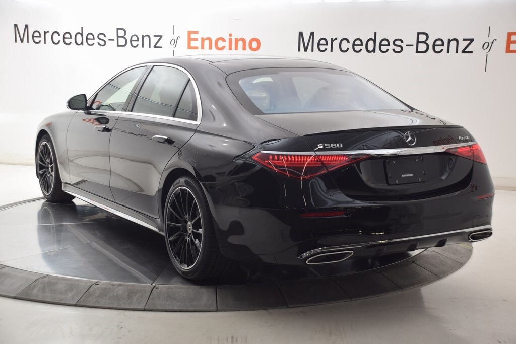 2026 Mercedes Benz S 580 4MATIC photo 3