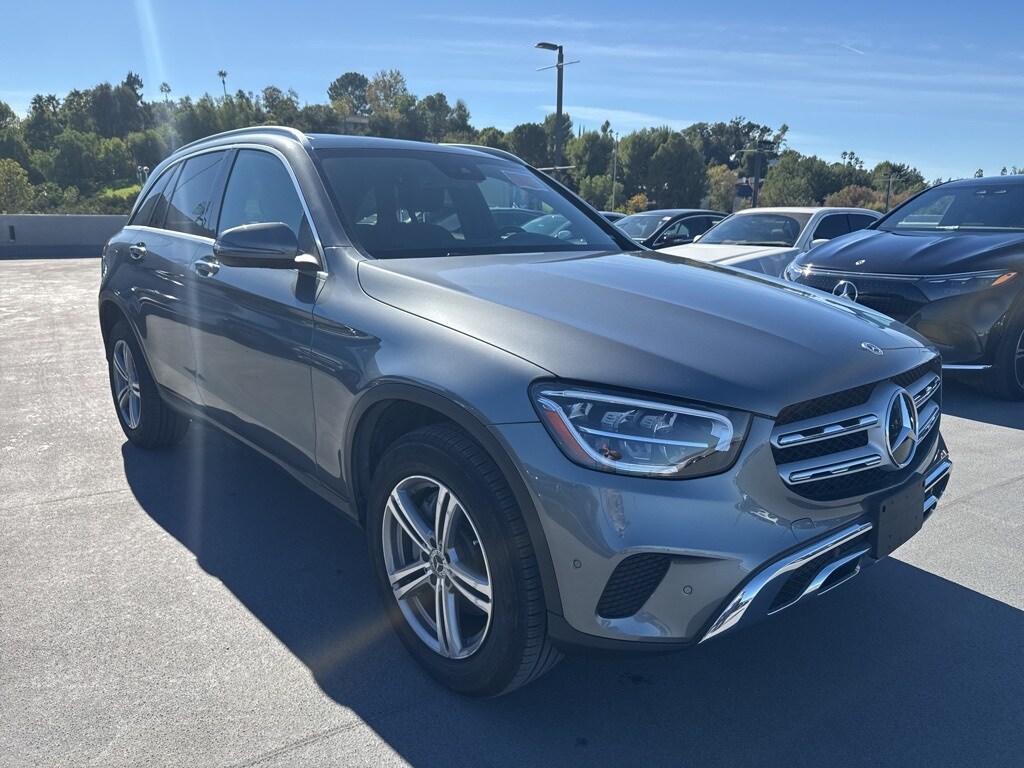 2022 Mercedes Benz GLC 300 photo 2