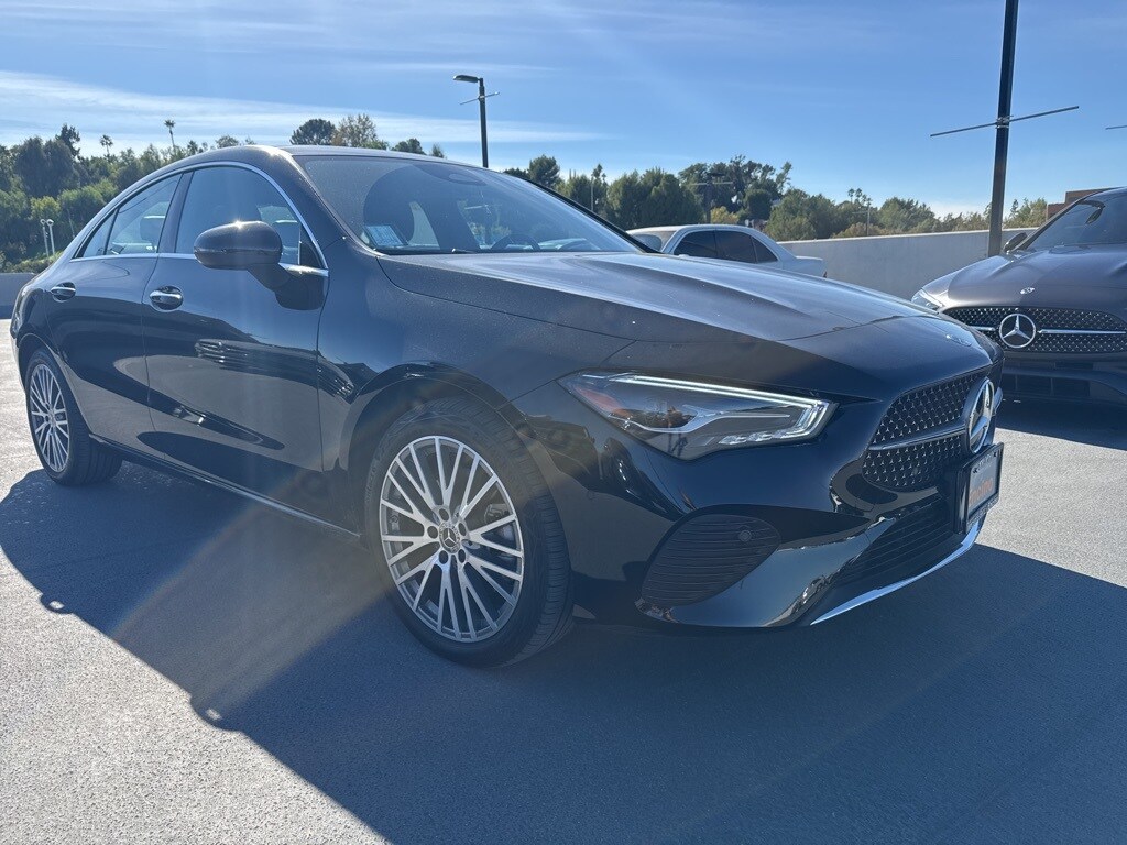 2025 Mercedes Benz CLA 250 4MATIC photo 3