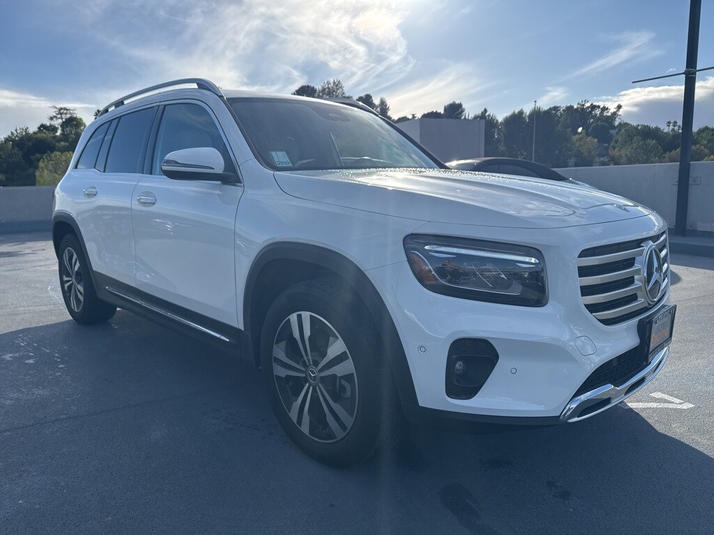 2025 Mercedes Benz GLB 250 photo 2