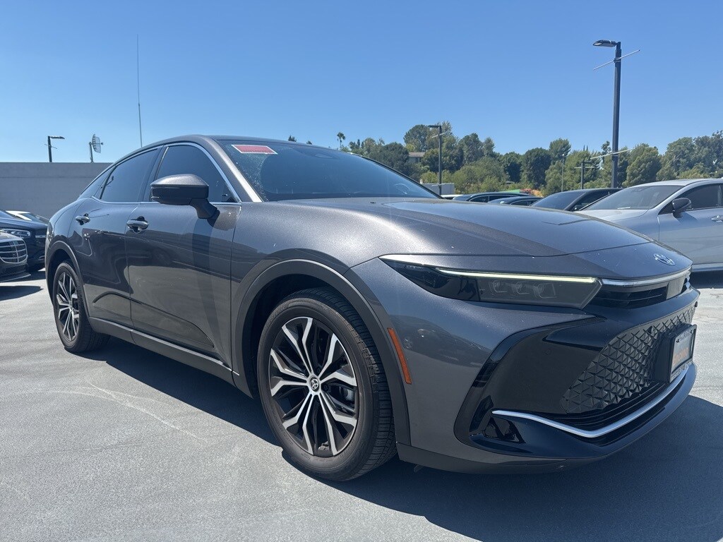 2023 Toyota Crown Limited photo 3