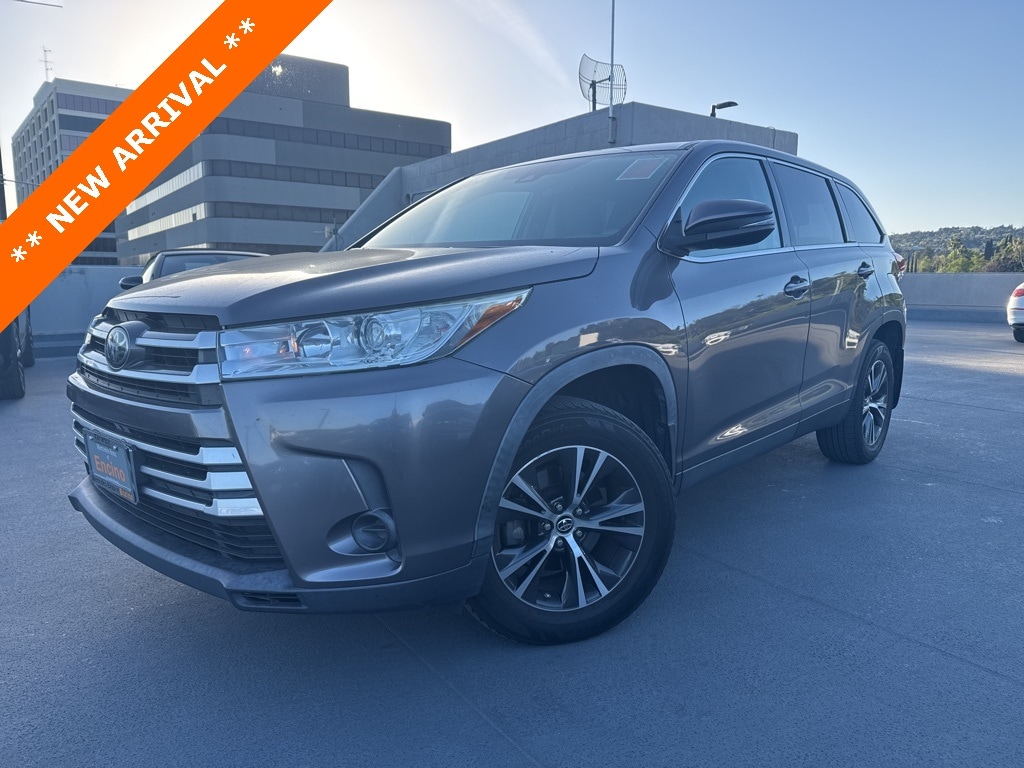 Used 2019 Toyota Highlander LE V6 SUV