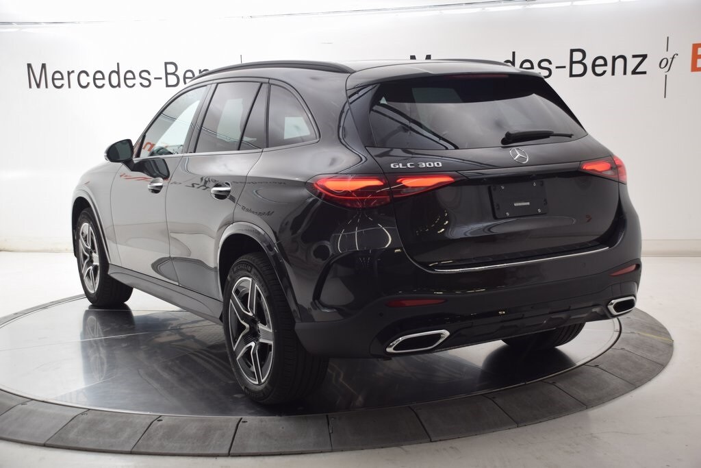 2026 Mercedes Benz GLC 300 photo 2