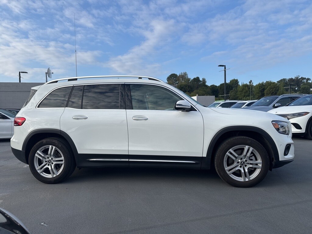 2023 Mercedes Benz GLB 250 photo 3