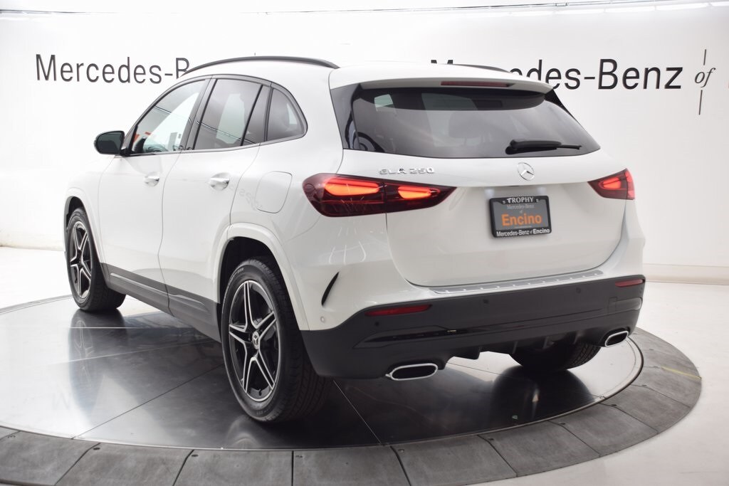 2025 Mercedes Benz GLA 250 photo 4