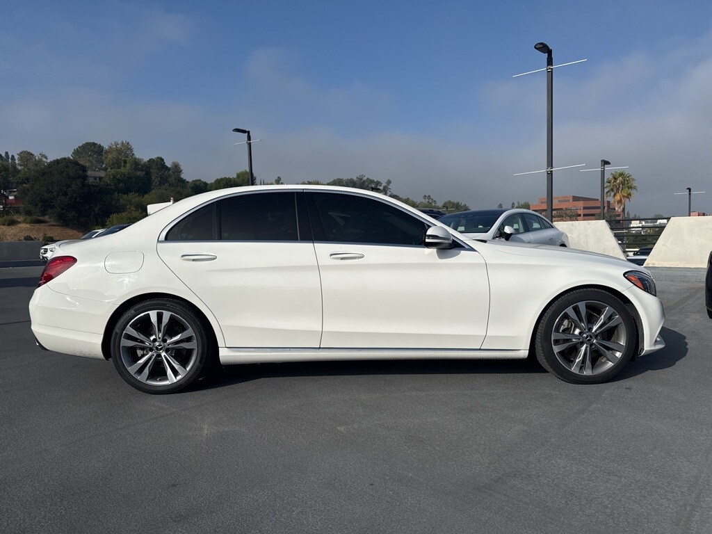 2017 Mercedes Benz C 300 photo 4