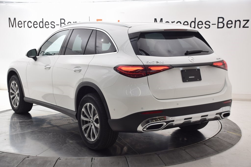 2026 Mercedes Benz GLC 300 4MATIC photo 3