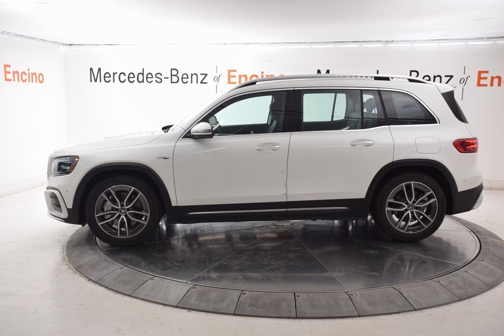 2025 Mercedes Benz GLB AMG 35 photo 3