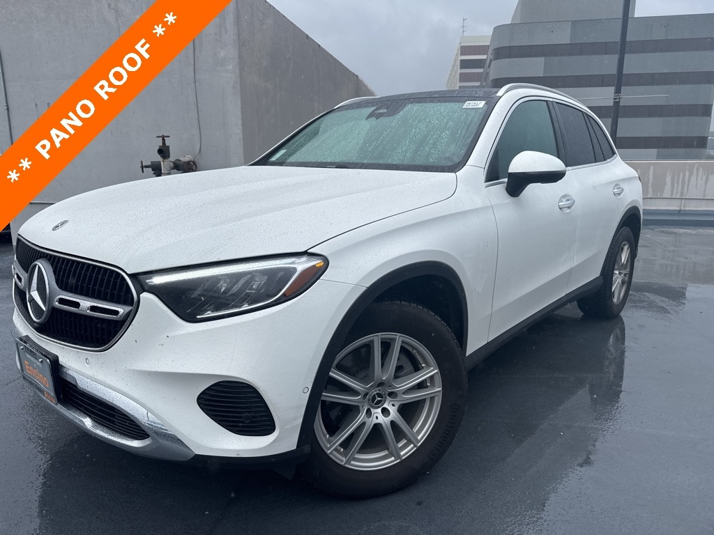 2025 Mercedes-Benz GLC Base's photo