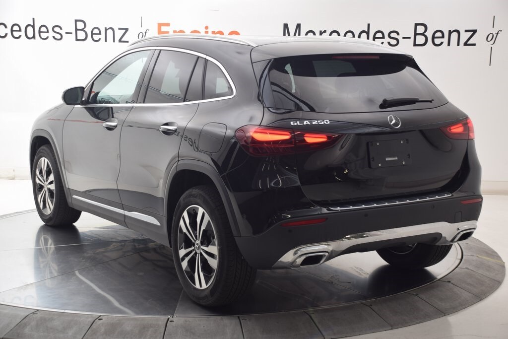 2026 Mercedes Benz GLA 250 photo 2
