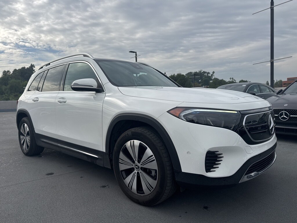 2023 Mercedes Benz EQB 300 4MATIC photo 3
