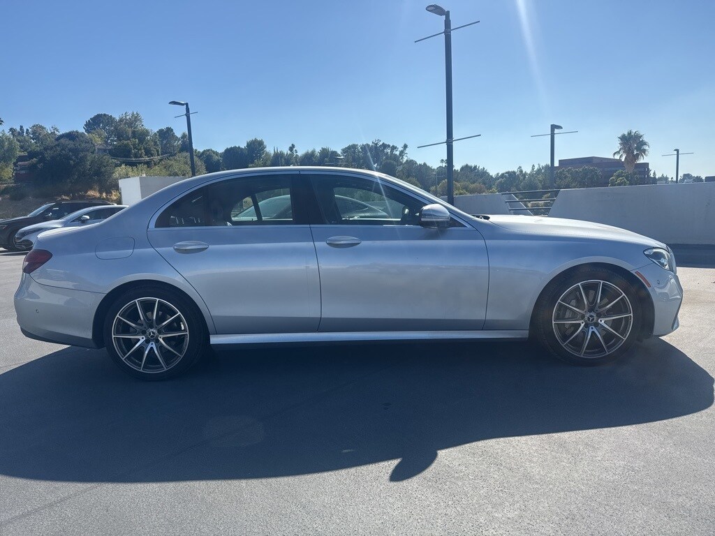2022 Mercedes Benz E 350 photo 4