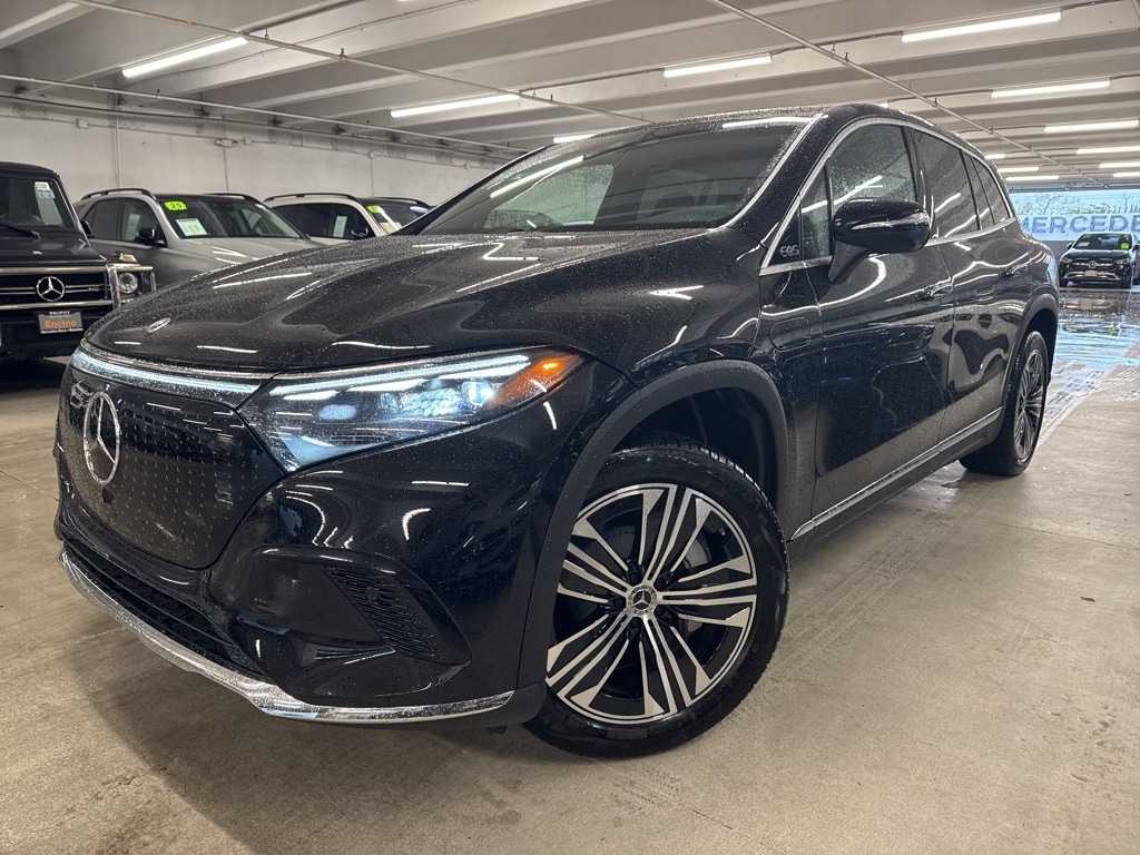 2026 Mercedes-Benz EQS SUV Base's photo