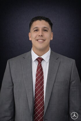 Staff member Luis Banderas from ID_f9e0c14dcc87