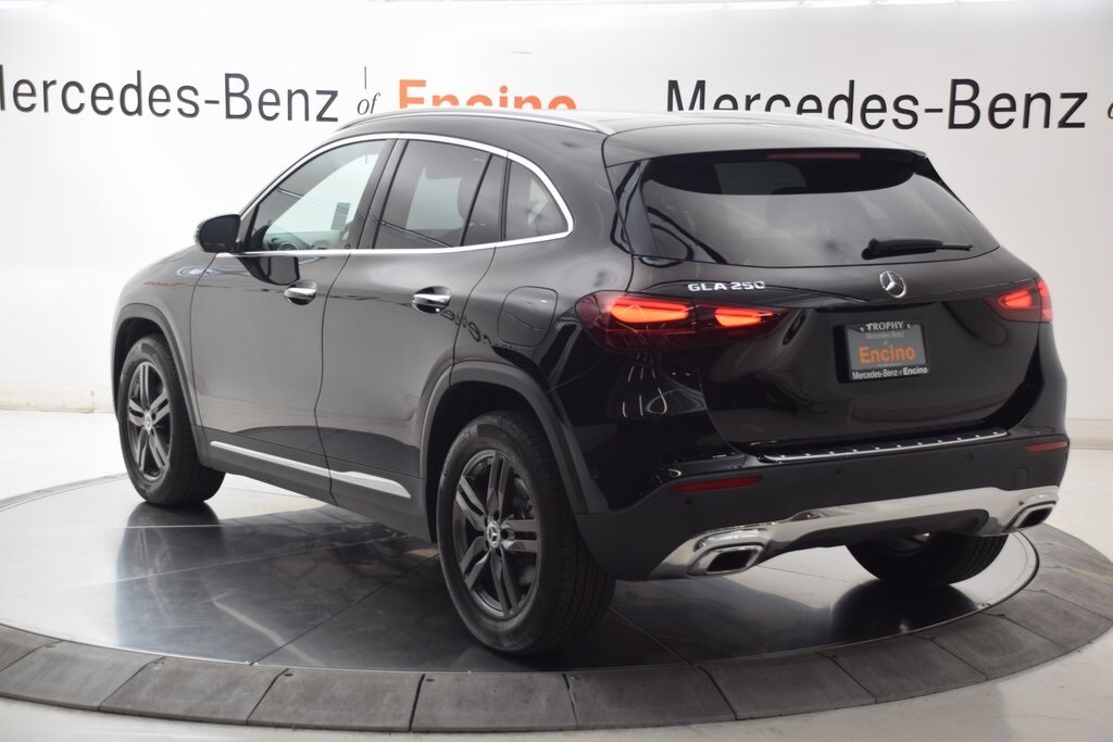 2025 Mercedes Benz GLA 250 photo 3