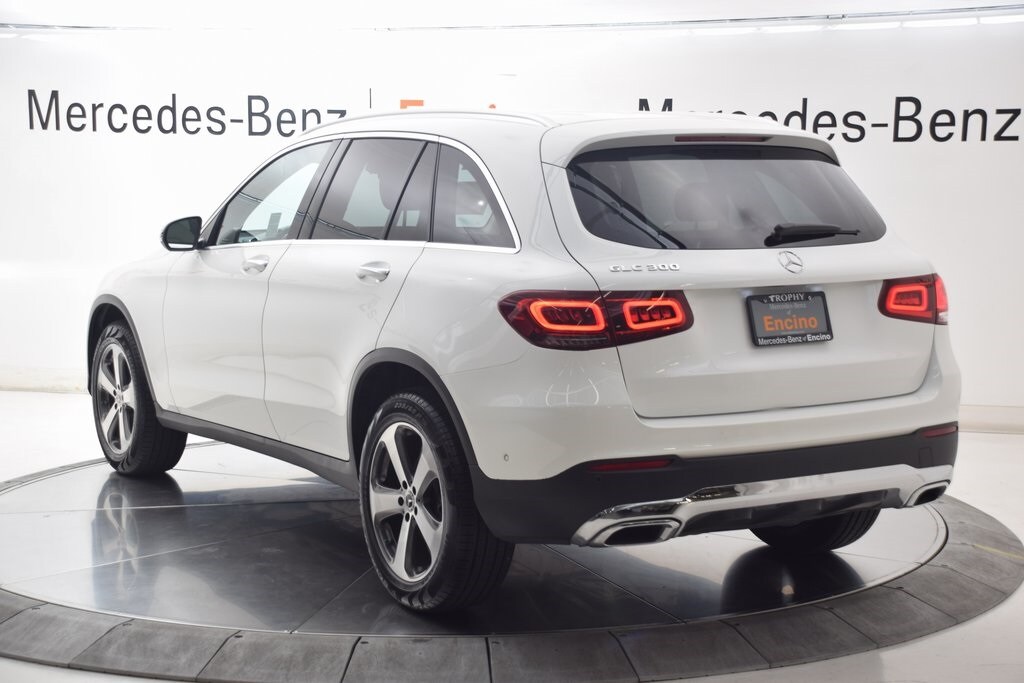 2022 Mercedes Benz GLC 300 photo 3