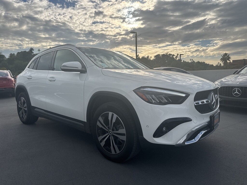 2025 Mercedes Benz GLA 250 photo 3