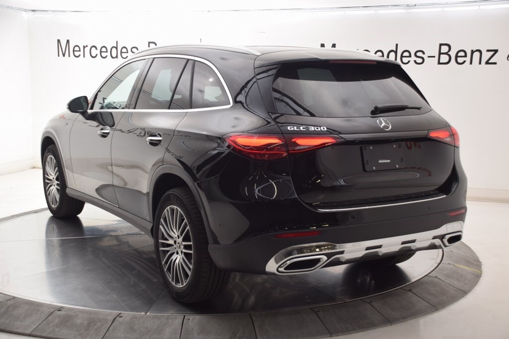 2026 Mercedes Benz GLC 300 photo 3