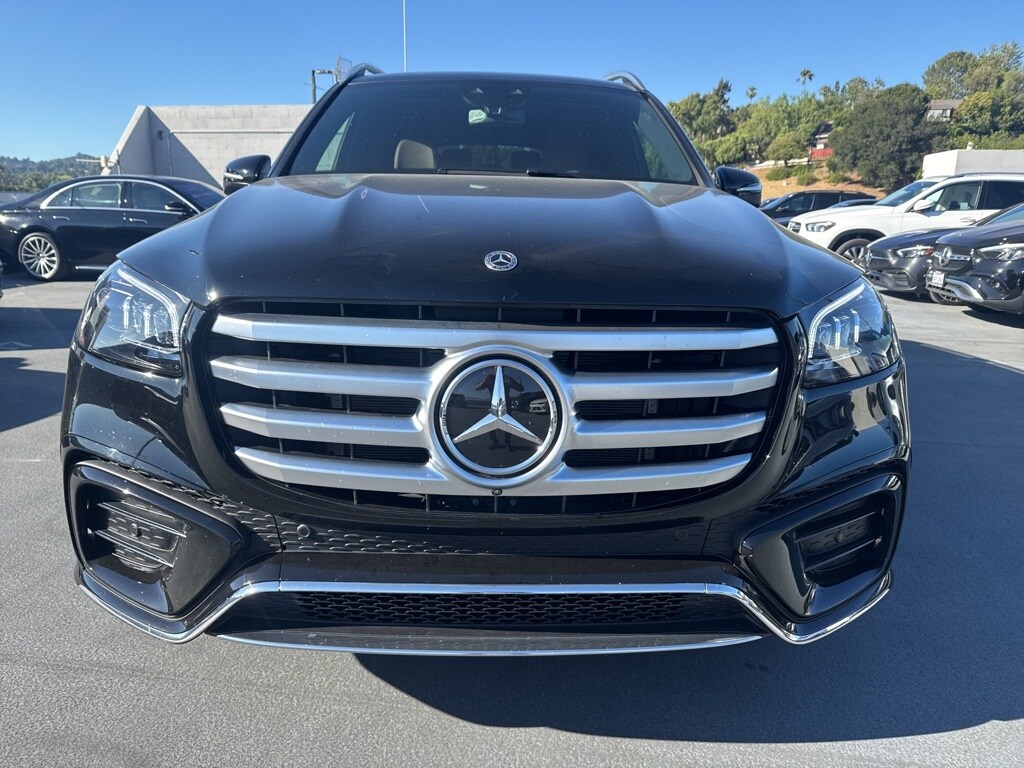 2024 Mercedes Benz GLS 450 photo 2