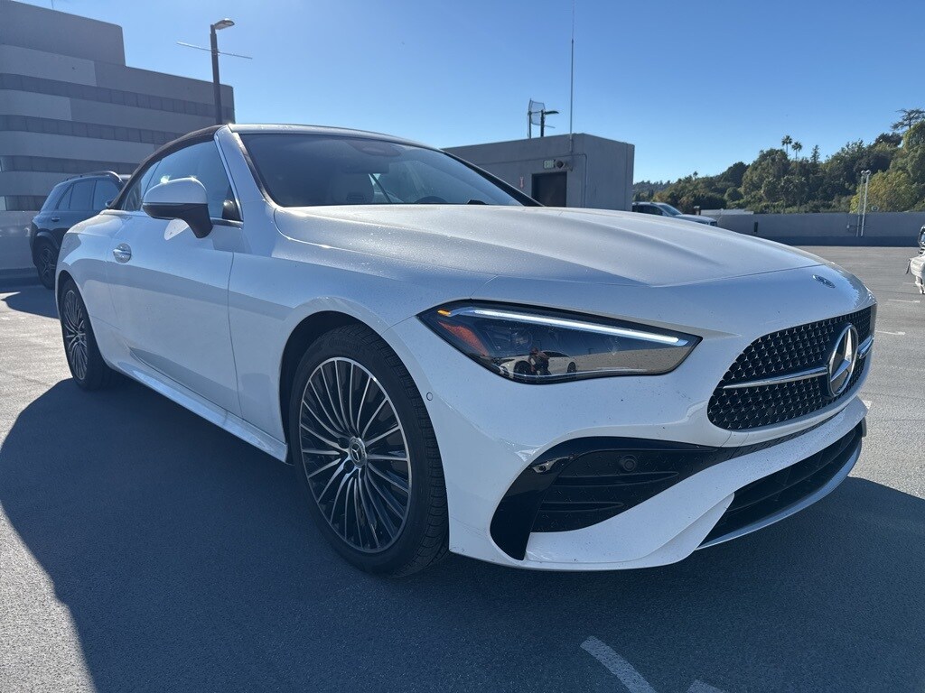 2025 Mercedes Benz CLE 450 4MATIC photo 3