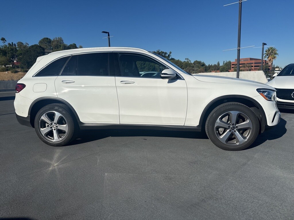 2022 Mercedes Benz GLC 300 photo 3