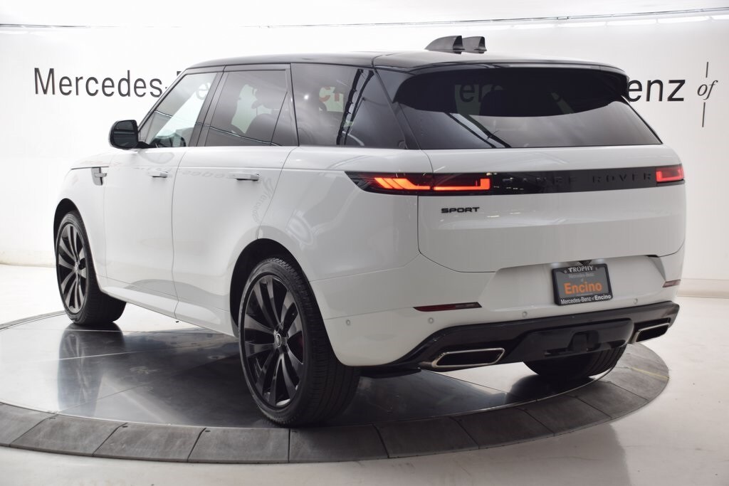 2024 Land Rover Range Rover Sport SE photo 4