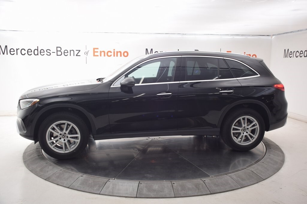 2026 Mercedes Benz GLC 300 photo 3