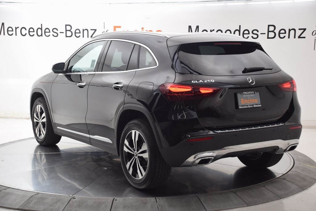 2025 Mercedes Benz GLA 250 photo 3