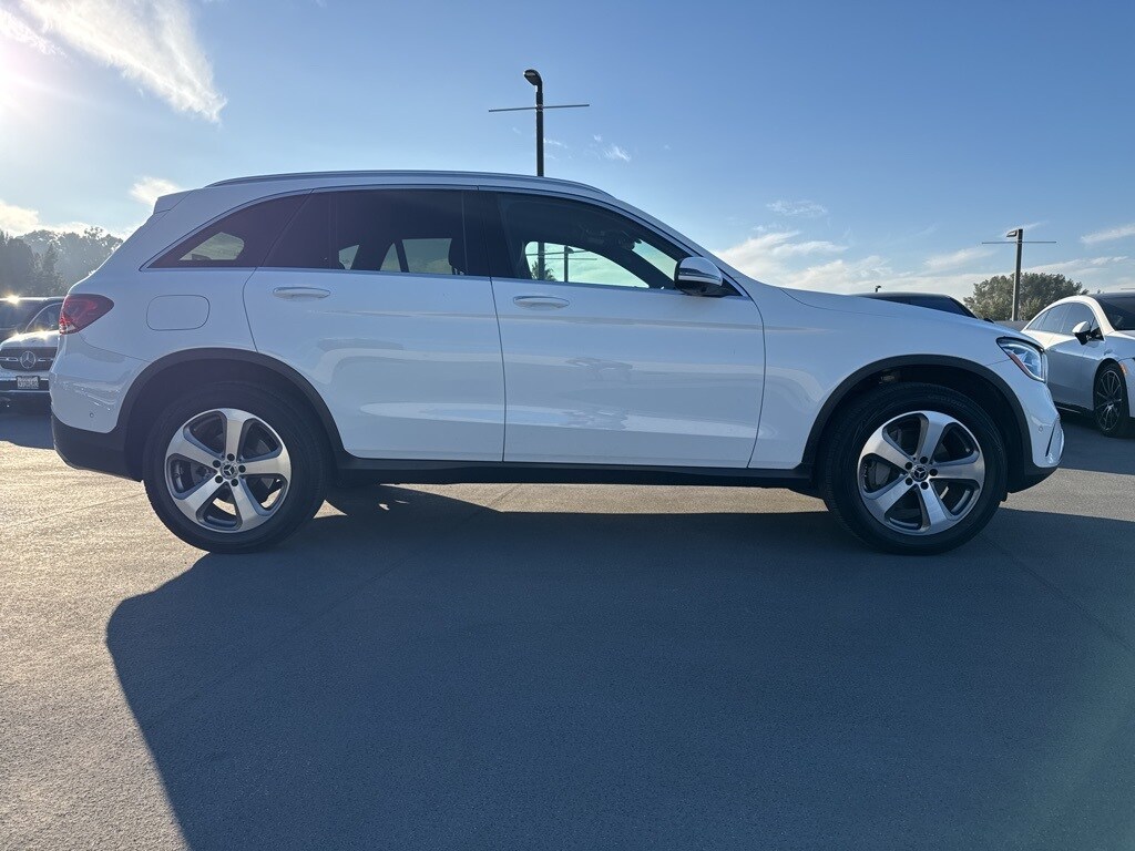 2022 Mercedes Benz GLC 300 photo 4