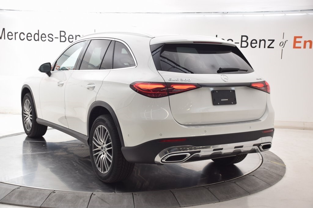 2025 Mercedes Benz GLC 300 4MATIC photo 4