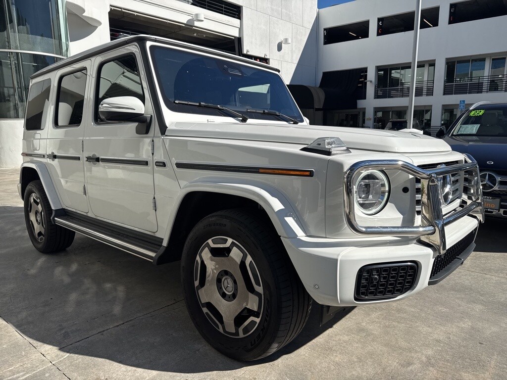 2025 Mercedes Benz G 550 photo 2