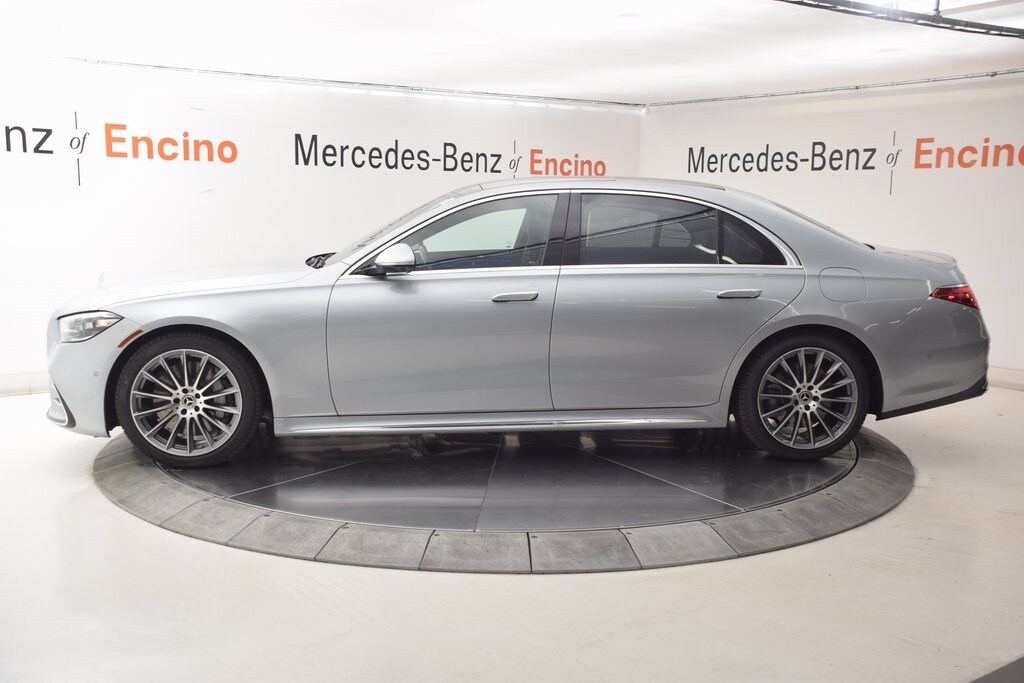 2026 Mercedes Benz S 580e Plug-In Hybrid photo 3