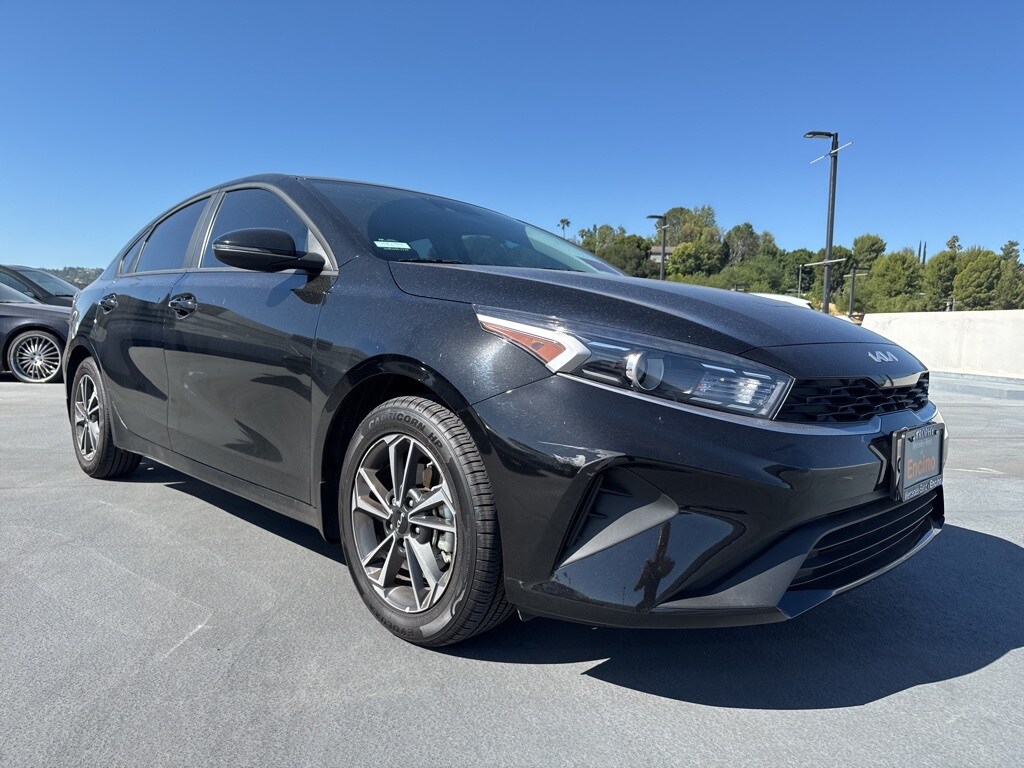 2024 Kia Forte LXS photo 3