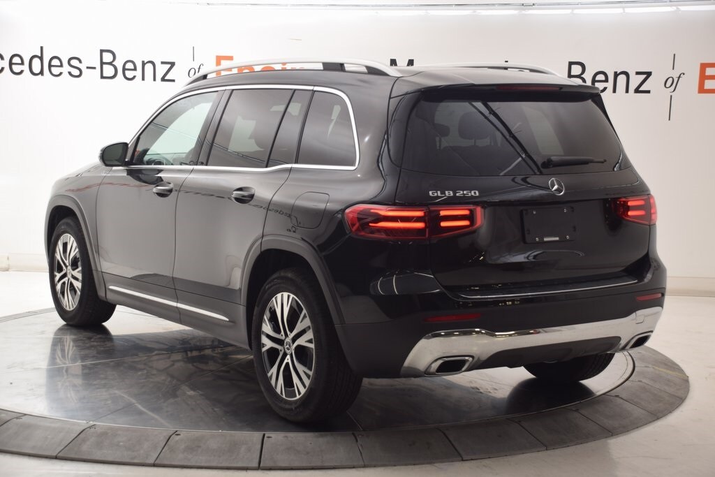 2025 Mercedes Benz GLB 250 photo 4
