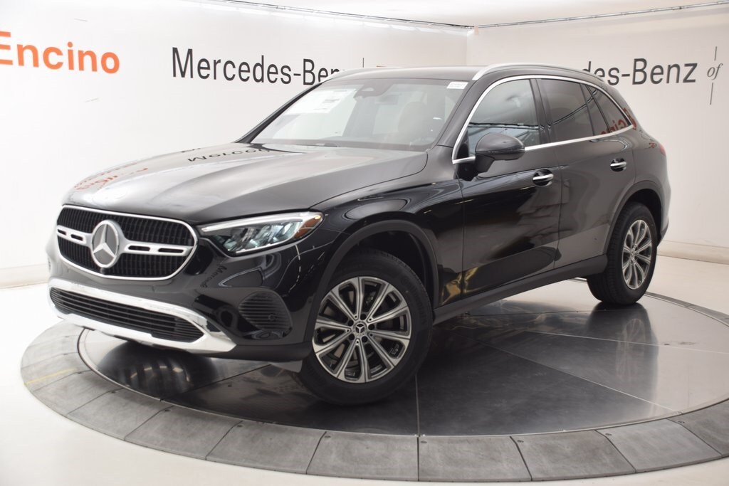 2026 Mercedes Benz GLC 300 photo 2