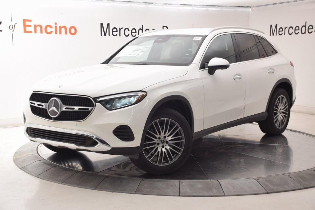 2025 Mercedes Benz GLC 300 4MATIC photo 2