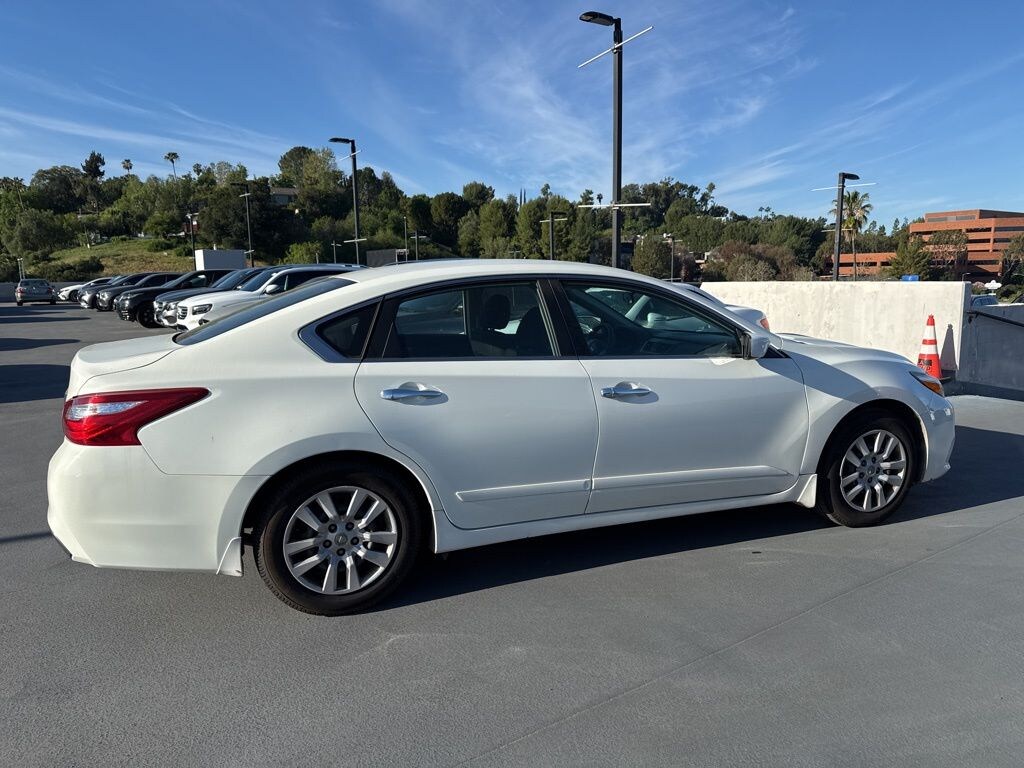 Used 2017 Nissan Altima 2.5 Sedan