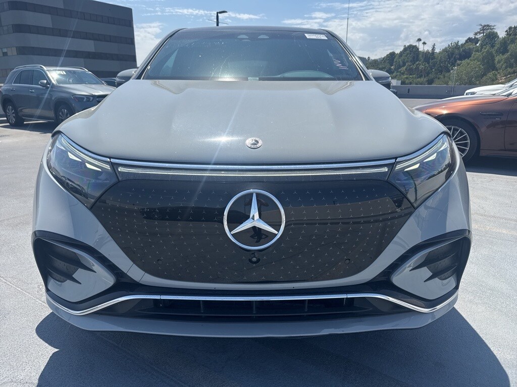 2023 Mercedes Benz EQS SUV 580 4MATIC photo 2