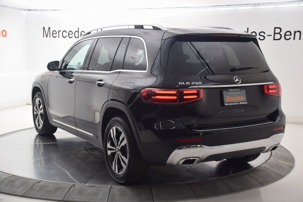 2025 Mercedes Benz GLB 250 photo 4