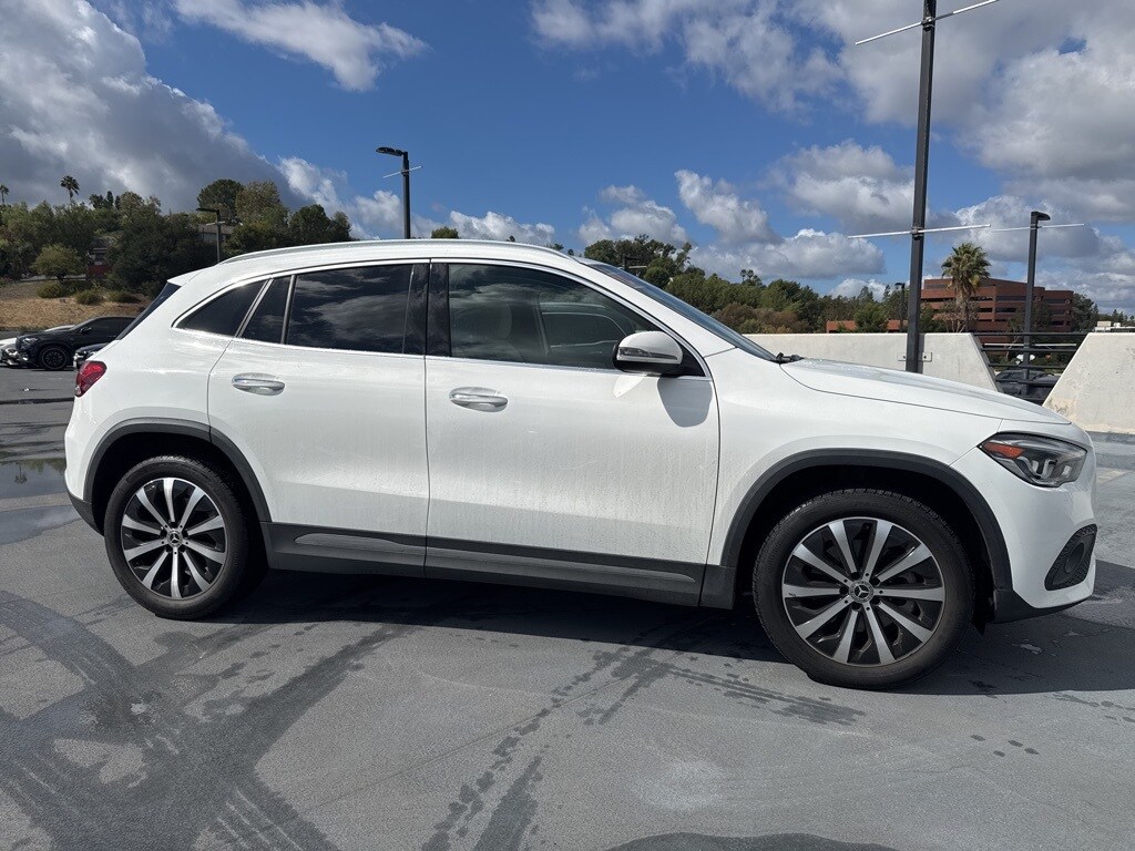 2022 Mercedes Benz GLA 250 4MATIC photo 4