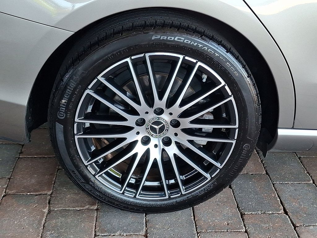 2024 Mercedes-Benz C-Class Sedan C 300 - Photo 10
