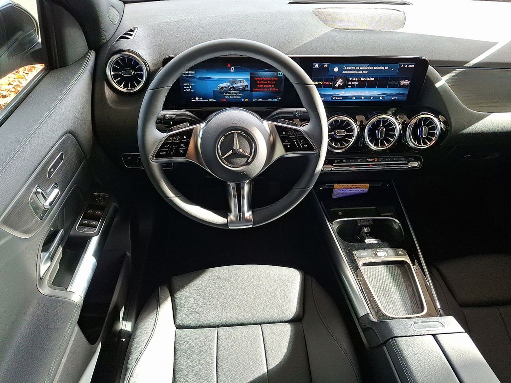 2026 Mercedes Benz GLA 250 4MATIC photo 2